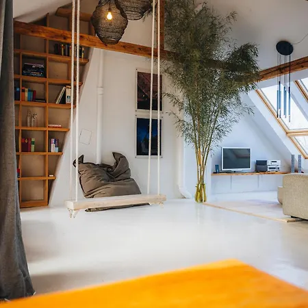 Apartment Atelier *